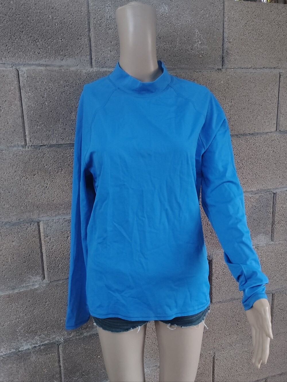 Amazon Men's Long Sleeve Swim Rash Guard in Bright Blue
